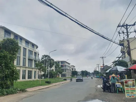 Chính chủ bán lô góc hai mặt tiền đường bưng ông thoàn giá 7.5 tỷ ( sổ sẵn )