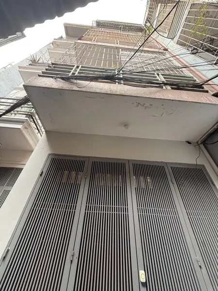 Bán nhà đường hoàng mai 4 tầng dân xây gần trương định