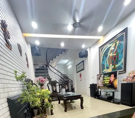 BÁN NHÀ PHỐ NGUYỄN CHÍ THANH - ĐỐNG ĐA - 10 TỶ - 40m2
