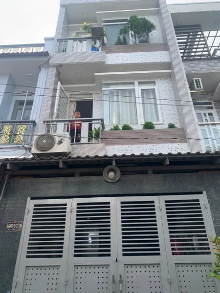 Chính chủ bán nhà 1 trệt, 2 lầu, Tân Tạo Bình Tân, Hẻm xe hơi