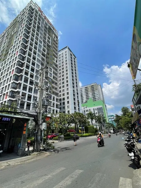 Chính chủ cần bán.đất vàng kế bên gametro suối tiên và làng đại hoc quôc gia tphcm .xa lộ hà nội