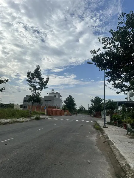 Duy nhất 1 lô, lô 95m2 giá 2tỷ350, ngay trung tâm hành chính trảng bom, sẵn tiền thương lượng nhẹ