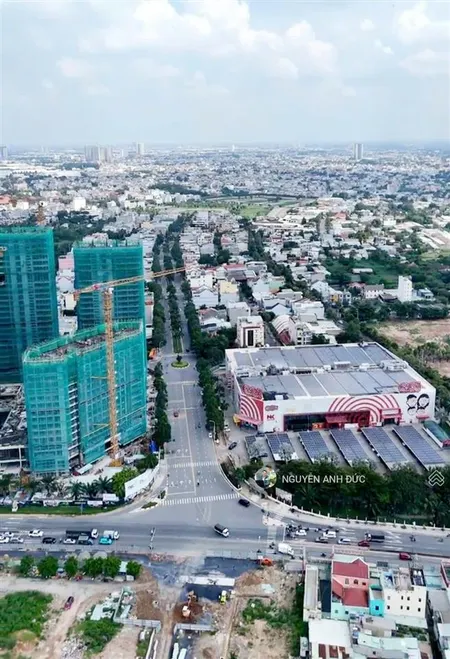 Hàng vip bậc nhất dĩ an, 15*24m, trục đường gs1. cạnh bigc go, 0902 946 ***. giá cập nhật 69 tỷ
