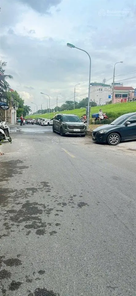 Bán đất mặt phố lâm du long biên 78 tỷ 650m mt6m ô tô tránh kinh doanh.