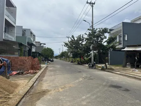 Cần bán lô đất đường (7,5m ) phạm đình bân vị trí đẹp sát đại lộ võ chí công dt 100 m2