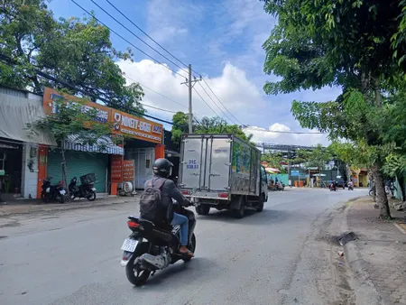 Bán đất Quận 2 🔥 Nhượng giá Tốt Đất full thổ Góc Đường xe Tải cách Lê Văn Thịnh 200m