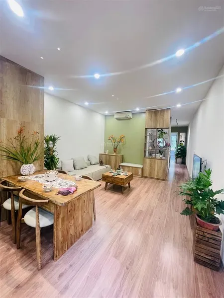 Quá hiếm! tập thể nguyễn chí thanh, mặt phố, nhà đẹp như khách sạn, nội thất xịn, ở sướng 2pn 75m2