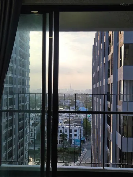 Bán căn tầng 5 căn hộ mt easmark city 1pn+ giá chỉ 2tỷ6 0939 303 ***