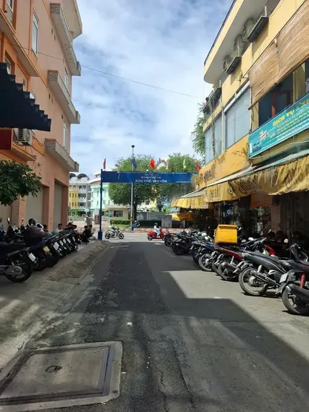 Siêu phẩm Lê Trọng Tấn, hẻm 8m, 79m2, Vừa ở vừa KD, chỉ 10.3 tỷ TL