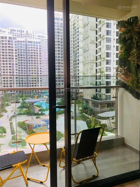 Cắt lỗ nửa tỷ bán gấp ch 2pn 1wc tặng full nội thất tại lumiere boulevard vinhomes grand park