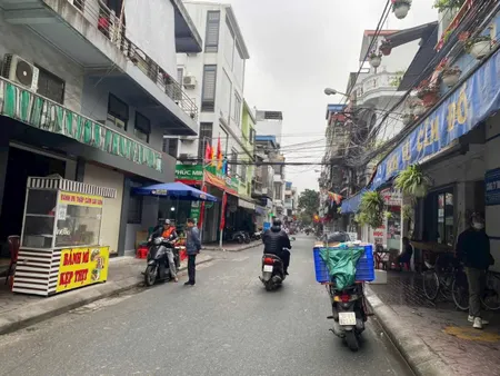 🏠🏠🏠Bán 50m2 đất tặng nhà cấp 4 đang sử dụng đường Hùng Duệ Vương, đường thông, giá 4,x ty