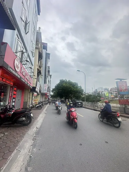 BÁN TÒA NHÀ MẶT PHỐ GIÁP NHẤT. 9 TẦNG. THANG MÁY. 2 MẶT PHỐ. KINH DOANH.