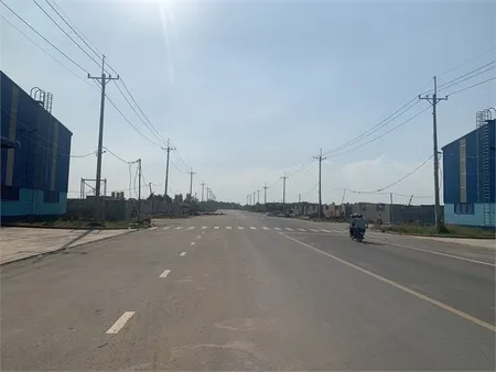 XT9696 nhà xưởng sản xuất khuôn viên SX độc lập, khung thép tiền chế, trống xưởng