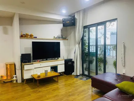 Bán căn hộ 100m 3pn 2wc 2bancon full nội thất như hình , tầng cao view thoáng mát, view q1