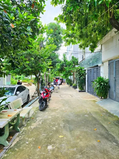 Nhà Phố 3 TẦNG, Ngang 4.4m, Đường Ô TÔ, Gần BV Lê Văn Thịnh Bình Trưng Đông . Giá 7.4 Tỷ