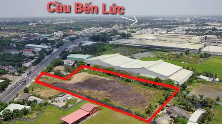 Bán gấp 10.240m2 đất SXKD, mặt tiền QL1A, Nhựt Chánh, Bến Lức, Long An