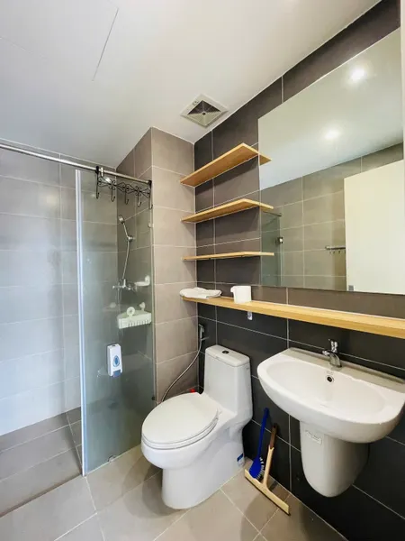 Cho thuê căn hộ D’Qua - Phan Chu Trinh.  - Căn góc view sông + xéo biển siêu thoáng mát - DT: 73m2 ( 2PN, 2WC)  - Đầy Đủ nội thất - Giá thuê: 16,5tr/tháng ( cọc 2, tt 2) _____ ❌Chủ chỉ cho khách nước ngoài thuê ( trừ khách TQ) ❌
