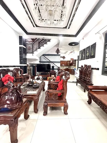 BÁN NHÀ TẶNG NỘI THẤT 800 TRIỆU, DT 125M2, NGANG 7M, 7WC, LÊ VĂN THỌ GV, Ô TÔ PHÒNG VIP, CHỈ 16 TỶ