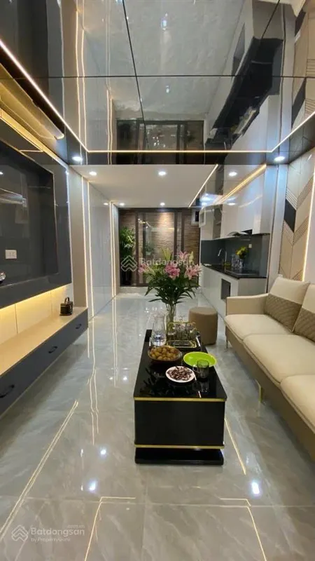 Bán nhà đê la thành ba đình 30m ra phố nhà đẹp 4 ngủ khép kín ở ngay vị trí siêu đẹp