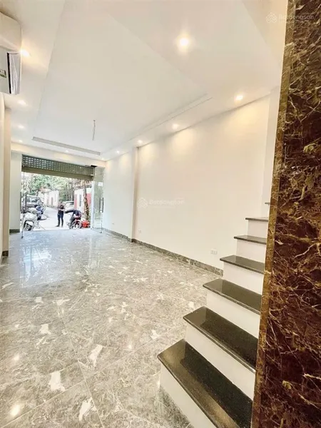 Phân lô oto vào nhà, ngõ rộng oto tránh, nhà đẹp full nt thoáng sáng,dt 55m 5t mt4m gias 16,2 tỷ
