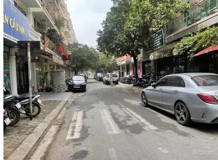 Bán nhà nghĩa tân, tô hiệu cầu giấy 55m2, 15 tỷ , đang cho thuê bán thuốc, 7 chỗ phi rầm rầm.