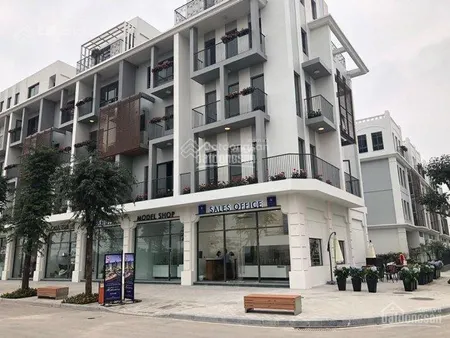 Bán nhà liền kề 4 tầng lê văn lương, cầu giấy. 123m2. giá bán 49.5 tỷ view vườn hoa, đẹp nhất khu