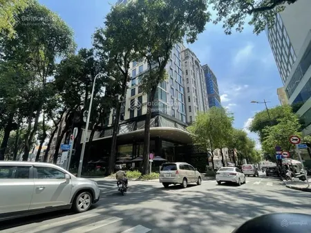 Chuyển nhượng khách sạn góc 2mt lý tự trọng, quận 1 dt 25x50m dt sàn 12.500m2 giá bán 1.600 tỷ