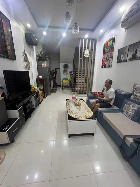 Nhà đẹp gia quất 31m , gần chợ , trường