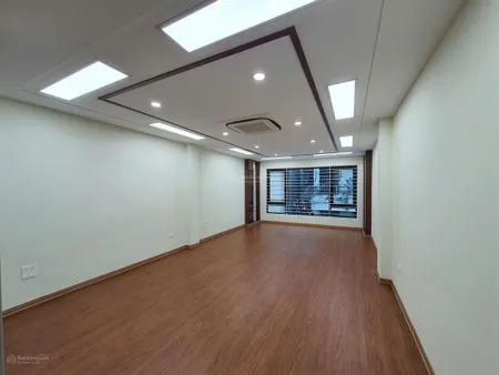 Chính chủ bán mặt phố ngã tư sở, dòng tiền thuê ổn định 38tr/tháng, 50m2 x 20 tỷ, quy hoạch ổn định