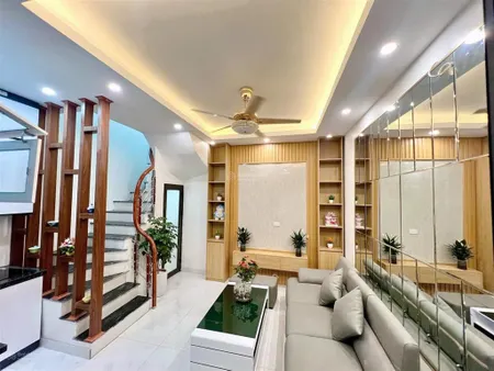 Đường láng, rẻ, đẹp, gần phố, ngõ thông dt 40/43 m2 * 5 tầng, dt tốt 15tr/tháng