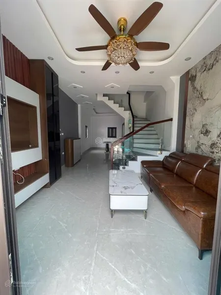 Chị gái mình cần bán nhà diện tích 41m2,không có căn thứ hai mình để có giá tốt nhất