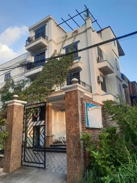 Bán nhà biệt thự đồng xép 12 phòng khép kín đầy đủ nội thất hiện đang cho thuê 15 triệu/tháng