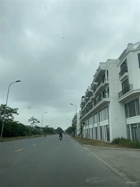 Bán gấp căn 2 mặt tiền trước sau, view công viên dt76m mt 5mx4,5t, đường 22m gia lâm, giá 21,3 tỷ