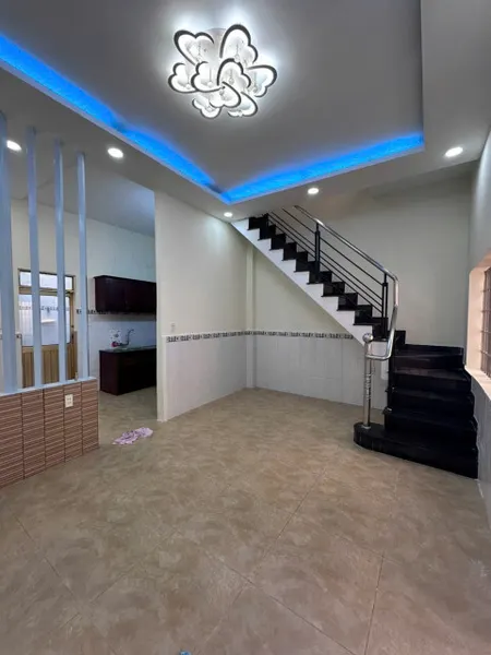 🐦‍🔥 NHÀ NGANG 4.5M – HẺM XE HƠI – GIÁP PHẠM THẾ HIỂN, Q8 🐦‍🔥
💰 Giá: 4.9 TỶ