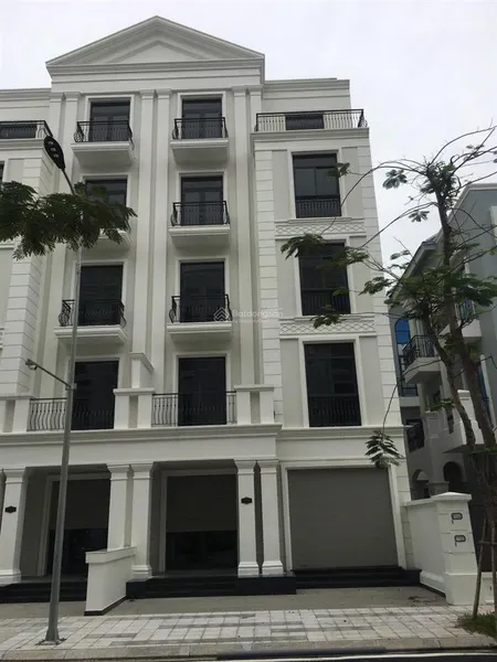 Bán nhanh nhà phố liền kề hoàn thiện ngay sát d2a giá 17.8 tỷ/120 m2 0938 703 ***