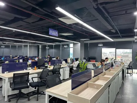 Bán tòa văn phòng phố lê văn lương, 135m2 mặt tiền 10m, cho thuê 140tr/tháng, siêu hiếm đẹp