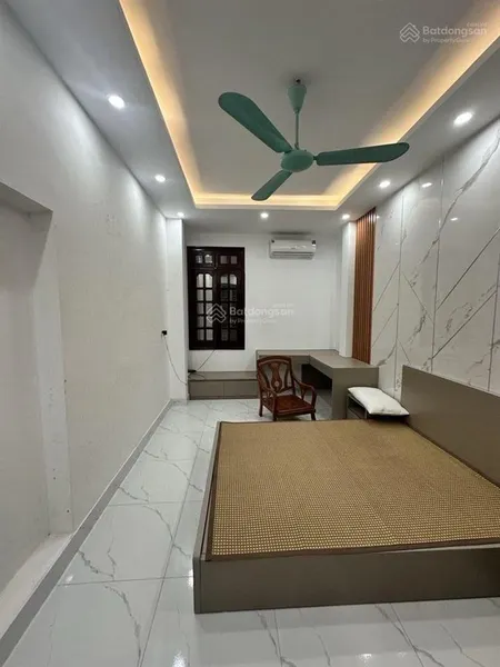 Bán nhà riêng tại phố quan nhân, 5,5 tỷ, 33 m2, 3pn, 4wc, pháp lý đầy đủ