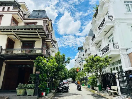 Nhà 4 tầng đẹpkhu villa anh đàoan ninhsát mặt tiền hà huy giáp68m2(5,8x12)đường 7mchỉ 6.3 tỷ