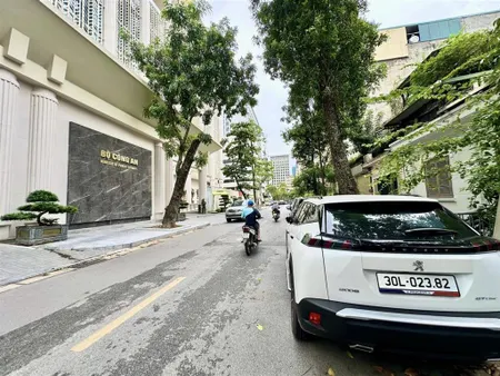 Bán nhà trung văn phùng khoang cách 10m ra ô tô tránh, nhà đẹp valy về ở ngay dt 45m2 x 4m mt