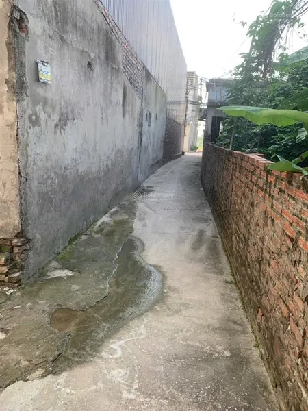 Bán nhà cấp 4 sạch sẽ ở ngay gần cầu nhật tân, thành phố thông minh