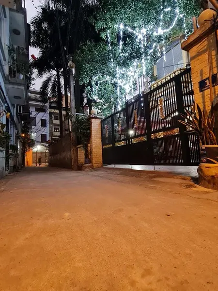 Bán biệt thự  Trích Sài  khu vực đáng sống 50m ra Hồ Tây 92m 4tầng 15,9tỷ