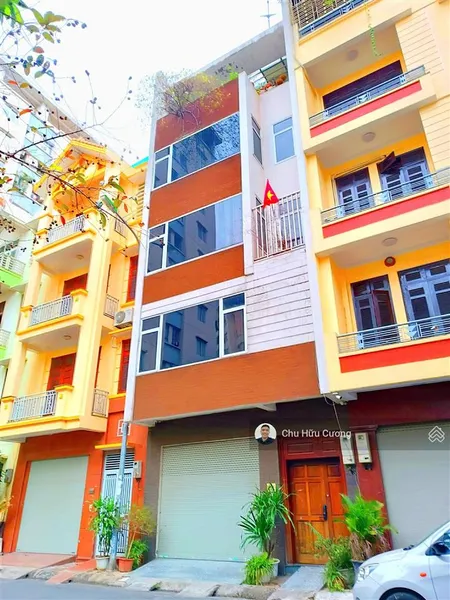 Ngõ nông, ô tô đỗ cửa, mặt tiền 6m phố láng hạ 61m² x 5t 20,3 tỷ