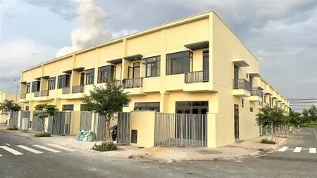 Bán nhà phố 1 trệt 1 lầu sổ riêng trả trước 340tr nhận nhà ở ngay