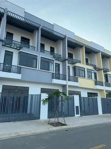 Thanh toán 360tr công chứng ngay vừa nhà vừa đất trong khu công nghiệp phước đông tỉnh tây ninh