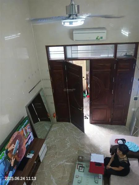 Chính chủ bán nhà gần kđt đại kim kim giang 35m2, 2 tầng, mặt tiền 3,3m, giá 2,15tỷ. full nội thất