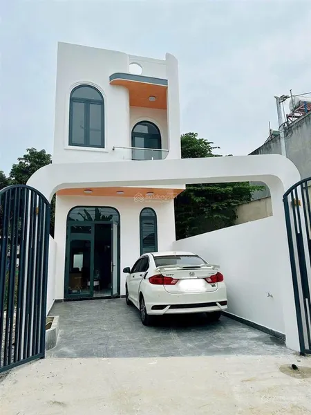 Nhà trệt lầu xây mới khu 7 phú lợi (phường phú lợitp.hcm) đường oto thông nhánh hẻm 220hvl dân kín