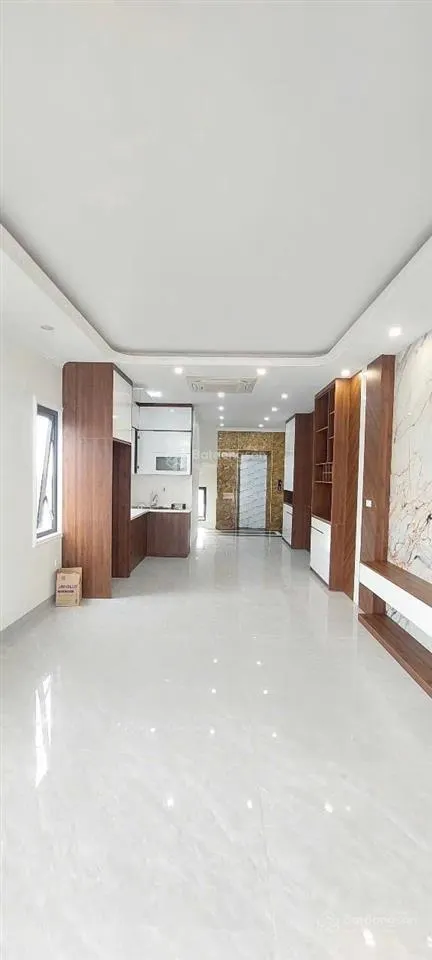 Chị gái em chuyển đổi lên liền kề kđt và cần bán lại căn nhà 7 tầng thang máy dịch vụ kiến hưng hđ