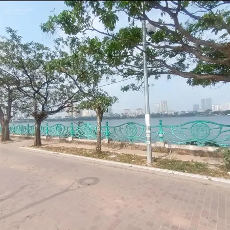 Bán tòa apm hồ tây trích sài 110m2 x 8 tầng. lo goc, ô tô ra vào. giá 40 tỷ