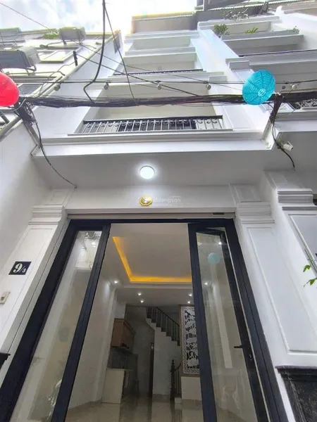 Nhà ngay gần chợ ngọc thụy long biên hn