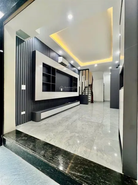 Bán nhà ngọc lâm,35m,3 ngủ,phun nội thất,gần cầu chương dương,chỉ 7.45 tỷ